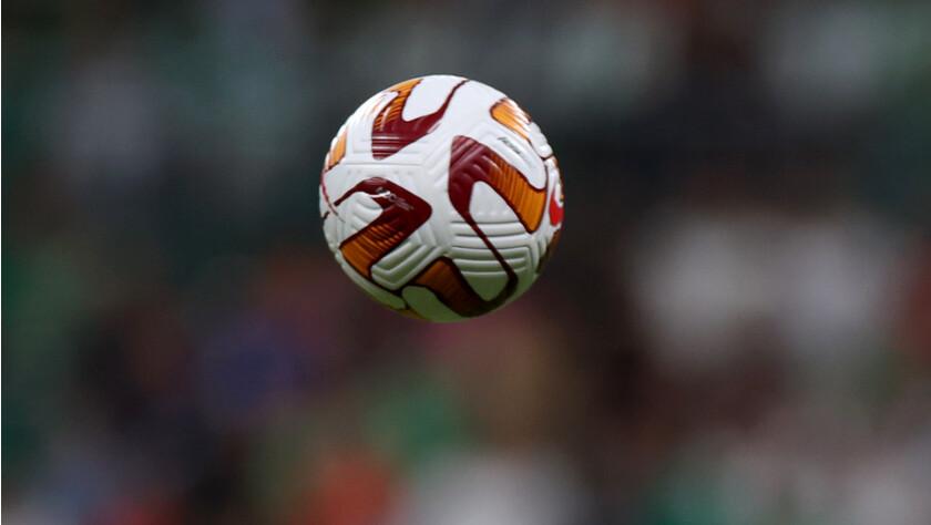 【中超】河南队vs武汉三镇比赛结果：河南队(1-2)武汉三镇比分战报(2025年05月01日)